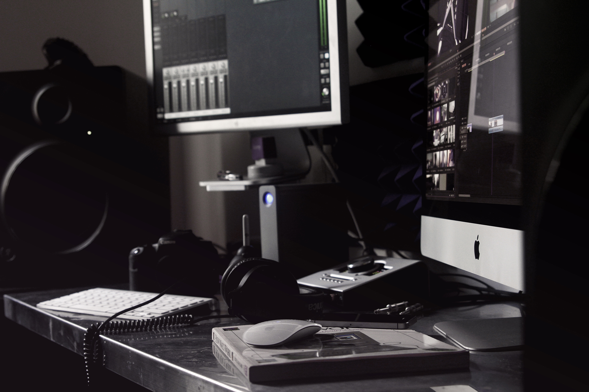 MarksDesk studio surface